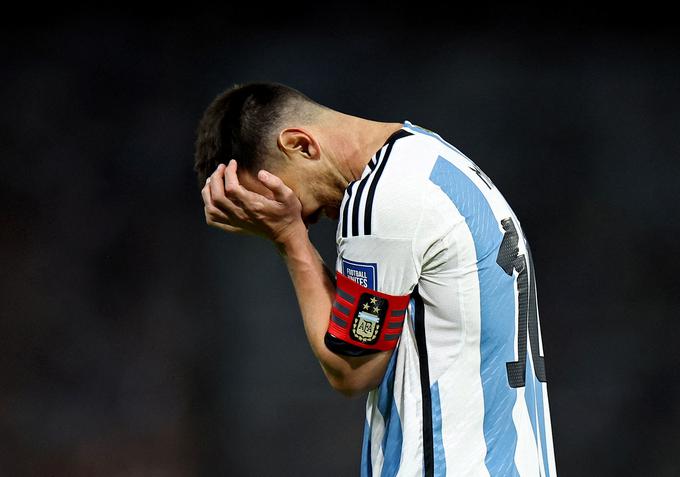 Lionel Messi je tekmo proti Urugvaju zapustil slabe volje.  | Foto: Reuters