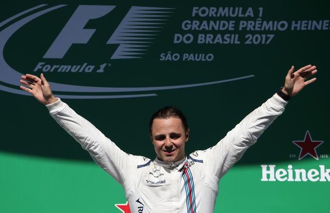 Felipe Massa je pozdravil številne domače navijače. | Foto: Reuters