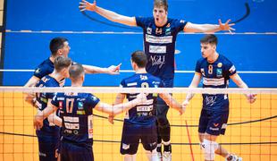 ACH Volley v domačem prvenstvu še naprej brez izgubljenega niza