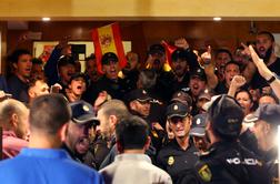 Španske oblasti so se opravičile pretepenim Kataloncem #video