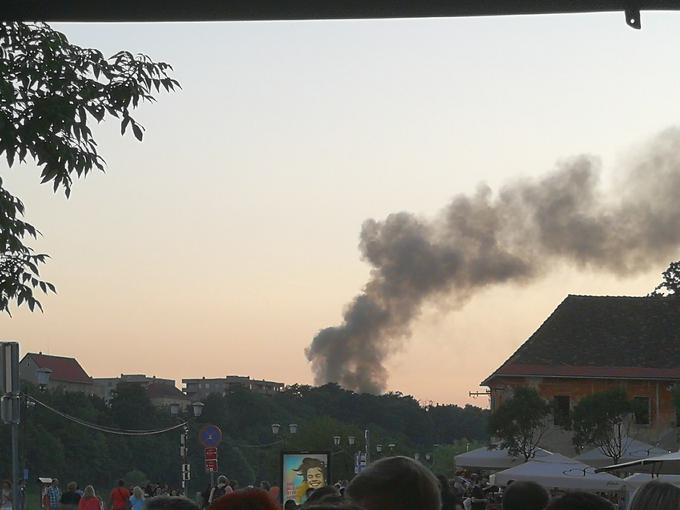 Gost črn dim nad Mariborom | Foto: bralka