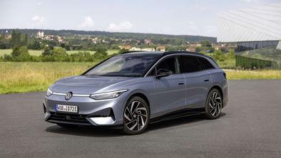 Avto brez drobnega tiska, le z veliko luksuza za razumno ceno