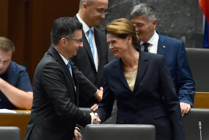 Dnevna meritev moči strank: Alenka Bratušek prehitela Marjana Šarca