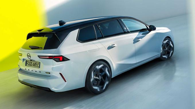 Astra GSe bo na voljo tudi kot karavan. | Foto: Opel