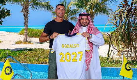 Ronaldo podpisal, igral bo še vsaj dve leti