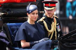 Princ Harry in žena Meghan se poslavljata od kraljevih dolžnosti
