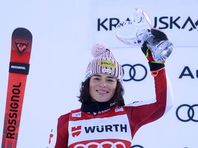 Zmaga v Avstrijo, povratnica Brignone navdušila, bolezen vzela edini Slovenki preveč energije