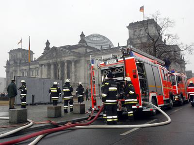 Panika v nemškem parlamentu, na delu več kot 80 gasilcev