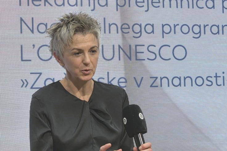 izredna profesorica na ljubljanski medicinski fakulteti Luca Lovrečić, prva slovenska prejemnica štipendije nacionalnega priznanja L'Oreal-Unesco Za ženske v znanosti: "V medicini imamo več zdravnic kot zdravnikov, a je na vodilnih položajih več zdravnikov kot zdravnic." | Foto: Srdjan Cvjetović