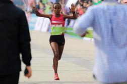 Kiplagat in Dibaba zmagovalca prvega večjega maratona v novem letu