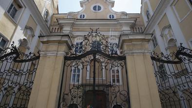 Pokop finančnega škandala desetletja se podaljšuje še za leto dni