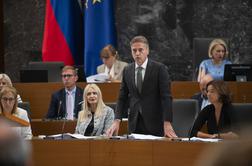 Politično ozračje močno naelektreno: kako bodo odločili poslanci?