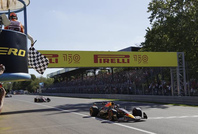 Zadnja evropska dirka sezone se je končala za varnostnim avtomobilom. | Foto: Reuters