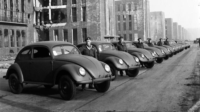 Britanci so 22. avgusta 1945 Volkswagnu naročili 20 tisoč vozil za svojo vojaško administracijo. To so bili prvi povojni avtomobili iz Wolfsburga. | Foto: Volkswagen