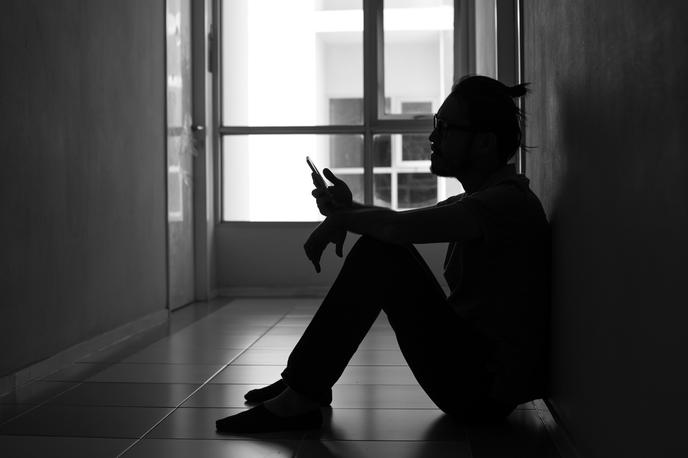 Žalost, jeza, razočaranje | Okužba prek kibernetskega napada, kot je ClickFix, lahko nič hudega sluteči žrtvi, ki želi zgolj čim prej ukrepati, močno oteži življenje.  | Foto Shutterstock