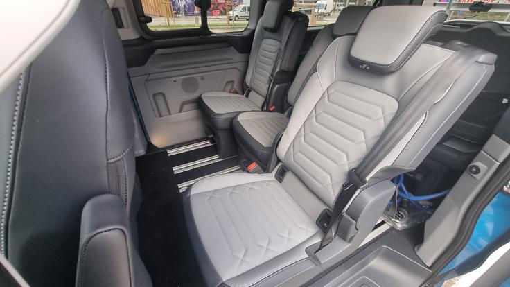 Ford e-tourneo custom kombi | Foto: Gregor Pavšič