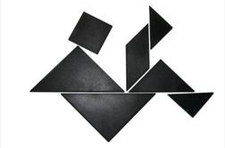 Regal, ki ga je navdihnila kitajska igra tangram
