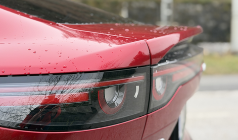 Ena najlepših limuzin? Kaj zares zmore in zakaj predlagamo drastično idejo? #foto