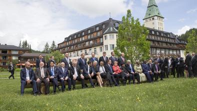 Voditelji G7 bi do konca stoletja radi izkoreninili fosilna goriva