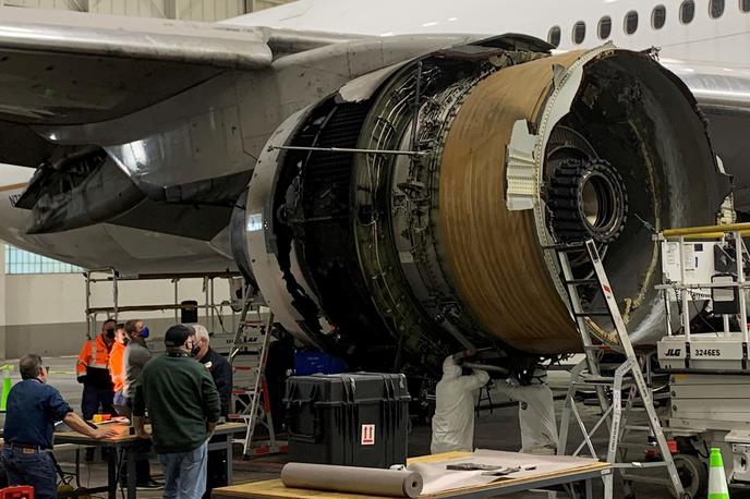 Boeing 777 | Težavam Boeinga kar ni videti konca. Na fotografiji motor letala boeing 777 prevoznika United Airlines. | Foto Reuters