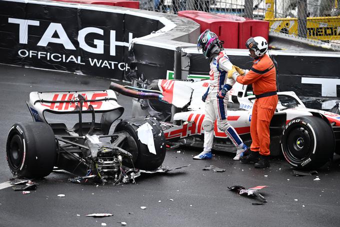Schumacherjev dirkalnik je bil v dveh delih, a z Mickom je k sreči vse v redu. | Foto: Reuters