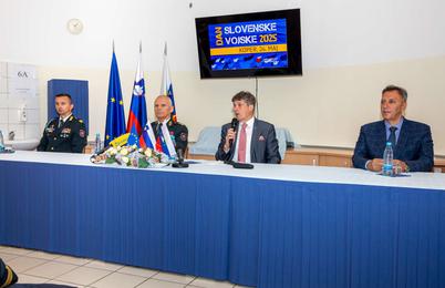 V vojašnici v Ankaranu je potekala novinarska konferenca pred dnevom Slovenske vojske