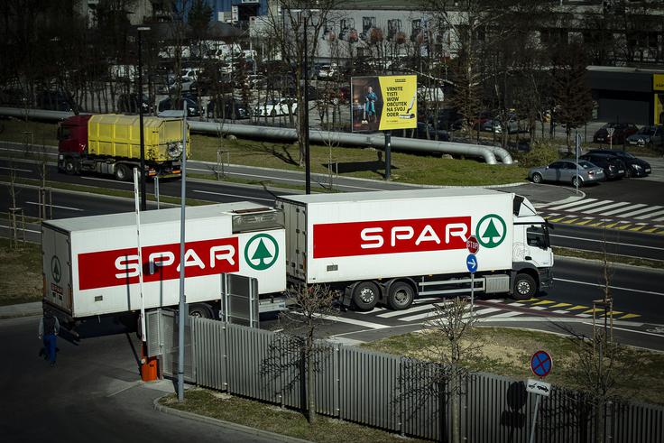 Spar je eden največjih trgovcev pri nas. | Foto: Ana Kovač
