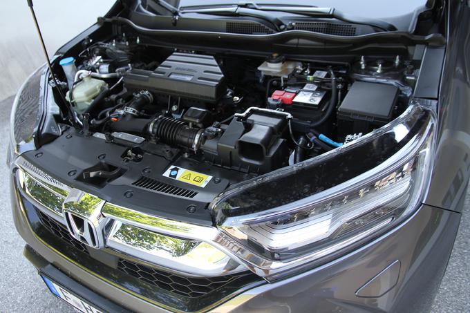 Zaenkrat je v ponudbi 1,5-litrski turbo motor, ki razvija 127 kilovatov v primeru 6-stopenjskega ročnega menjalnika, za CVT pa je Honda povečala moč na 142 kilovatov. | Foto: Aleš Črnivec