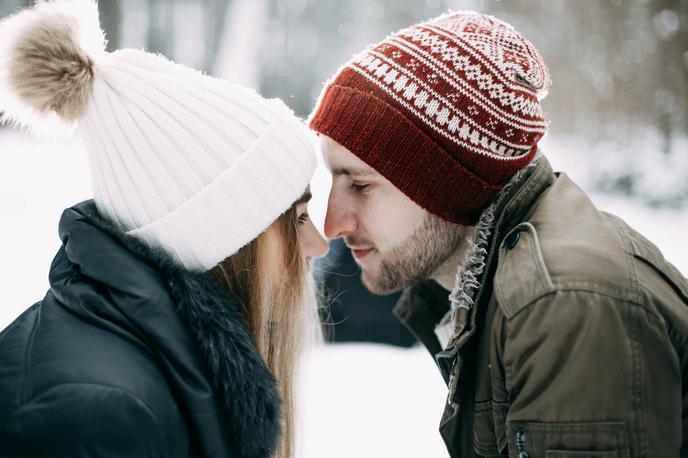 zima, sneg, ljubezen, par | Foto Shutterstock