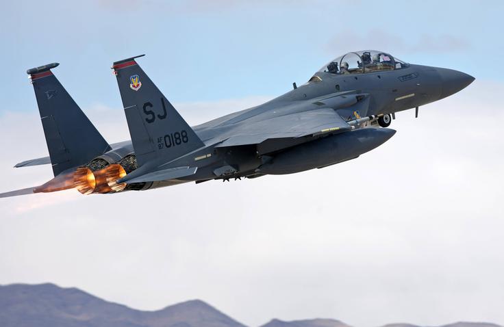 Dvosedežno lovsko letalo F-15E, kakršnega so marca letos sestrelili Iranci. | Foto: Guliverimage