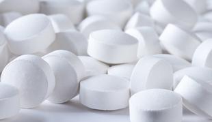 V Sežani zasegli več kot 30 tablet s prepovedanim steroidom