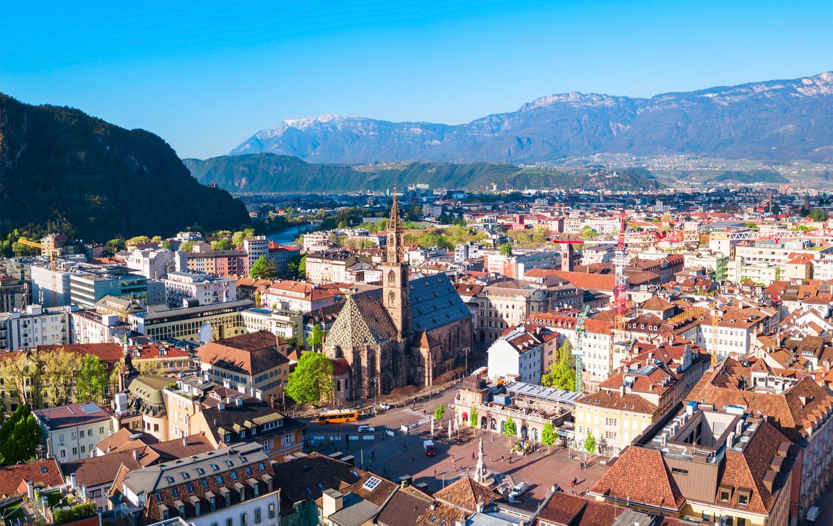 Bolzano, Italija | Severnoitalijansko mesto Bolzano slovi kot glavno mesto pokrajine Južna Tirolska. | Foto Shutterstock