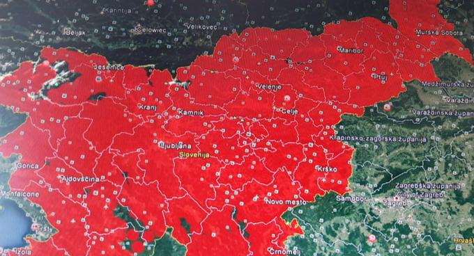 Če bi država upoštevala voljo in ugotovitve poznavalcev, da bi vetrnico postavili dva kilometra stran od hiš, bi vetrne elektrarne pri nas lahko postavili le na nekaj zelenih lisah, kjer pa to dejansko ni mogoče. | Foto: zajem zaslona/Diamond villas resort