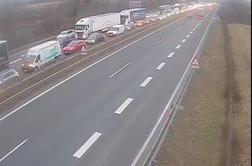 Na štajerski avtocesti odstranili posledice prometne nesreče