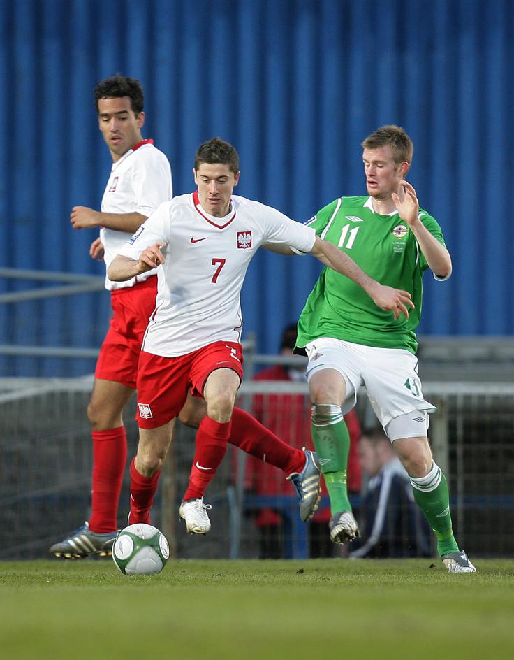 Robert Lewandowski Za reprezentanco je začel igrati v kvalifikacijah za svetovno prvenstvo 2010, v katerih je Poljska nastopala v skupini skupaj s Slovenijo. | Foto: Reuters