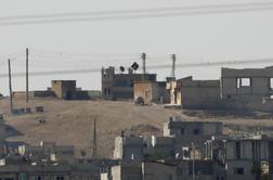 Islamska država napreduje v Kobaneju in tudi na zahodu Iraka