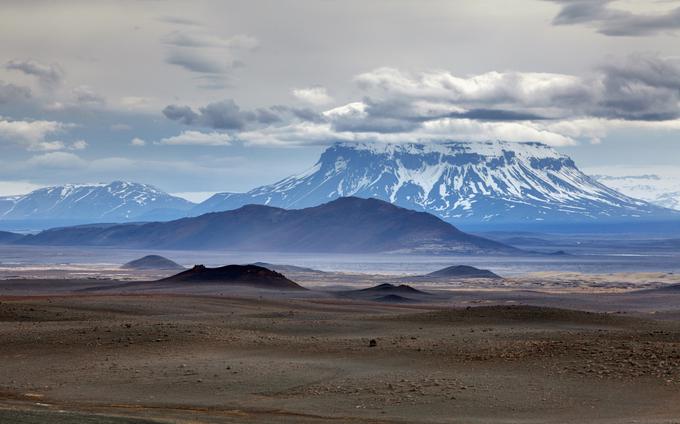Eden od ciljev odprave je vzpon in smučanje z vulkanske gore Herdubreid, znane tudi kot kraljice islandskih gora. | Foto: Getty Images