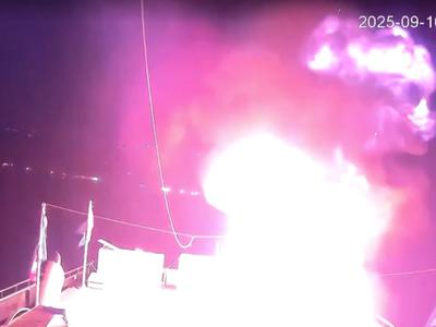 Nov napad na ladjo s pomočjo za Gazo? Aktivisti objavili posnetek. #video