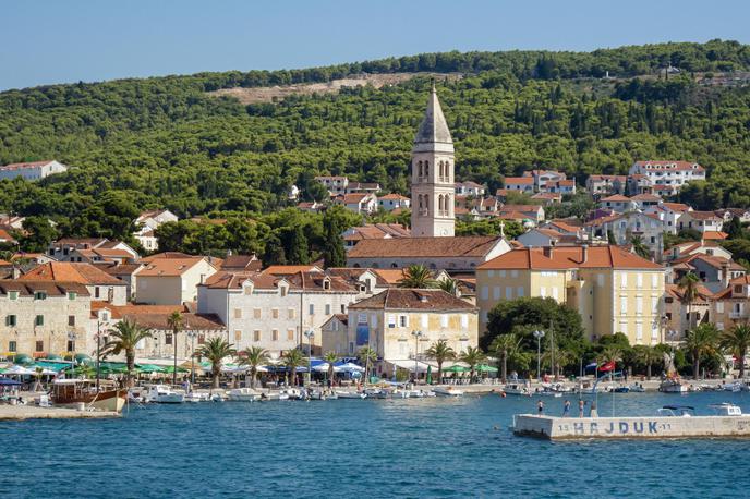 Supetar na Braču | Mesto Supetar na otoku Brač. | Foto Guliverimage