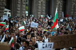 V Bolgariji že peti dan zapored potekajo množični protivladni protesti #video