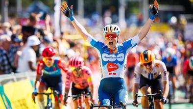 Začel se je ženski Tour, dirka tudi ena Slovenka