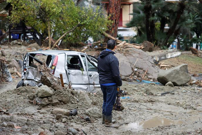 Ischia | Svet ministrov je minuli četrtek v Rimu sprejel sklep o preventivnih ukrepih proti naravnim nesrečam, kot so poplave in zemeljski plazovi. Tako bo za 139 projektov geološke varnosti na voljo 350 milijonov evrov, navaja avstrijska tiskovna agencija APA. | Foto Reuters