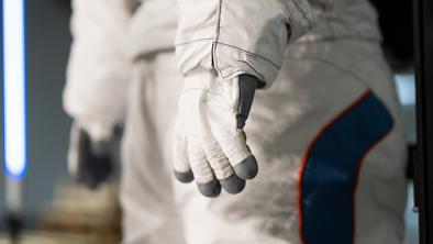 V slogu: ameriški astronavti na Luno v oblekah italijanske modne hiše