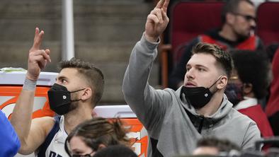 Dončić z nasmehom pospremil predstavo Dallasa
