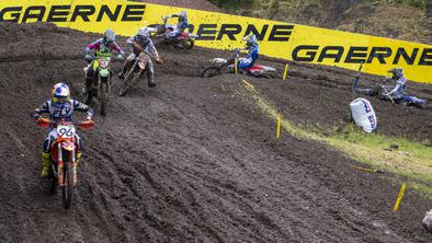 Gajser z dobrimi novicami, znova smola Pancarja, zmagal Herlings