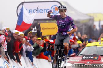 Sladka zmaga Avstralca, ki je presenetil favorite, tudi Pogačar in Roglič izjemna #video