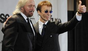 Robin Gibb se bojuje s hudo boleznijo