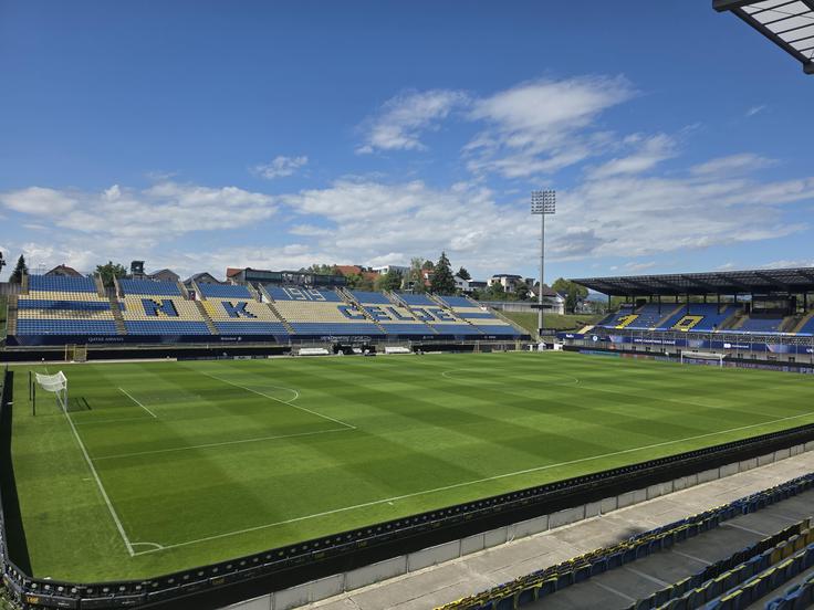 Celjski stadion je razprodan, a rekorda v knežjem mestu tokrat ne bodo dosegli. | Foto: Ž. L.