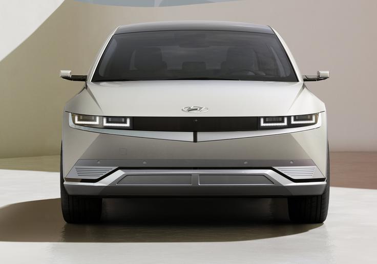Hyundaijev ioniq 5 je danes eden tehnološko najbolj izpopolnjenih električnih avtomobilov. | Foto: Hyundai