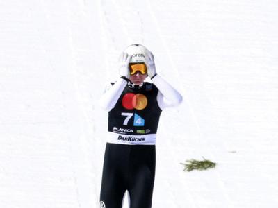 Na ekipni tekmi slavili Avstrijci, Domen Prevc mnogim paral živce